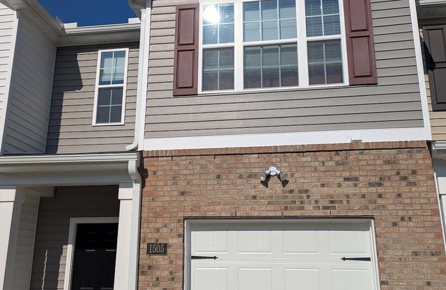 Cozy 3 Bedroom 2.5 Bath Townhome in Charming Carthage