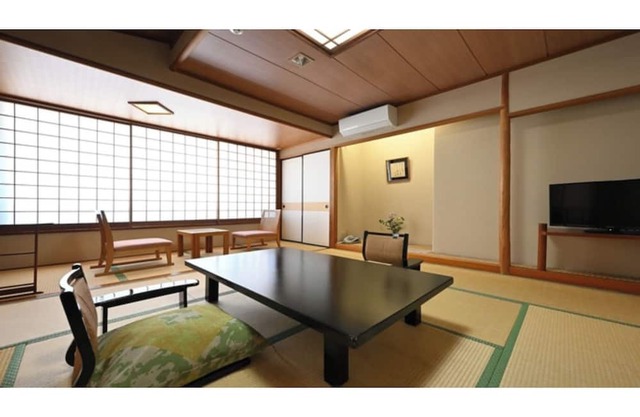 No smokingNakayashiki 10 or 8 tatami mats Room only / Agatsuma Gunma