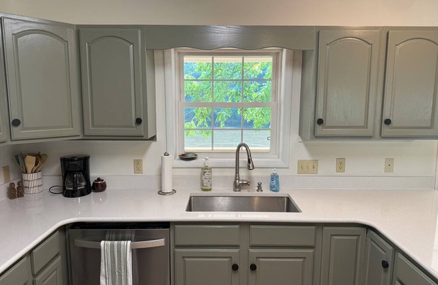 Tranquil 2-bedroom home on Cheat River in Rowlesburg, WV