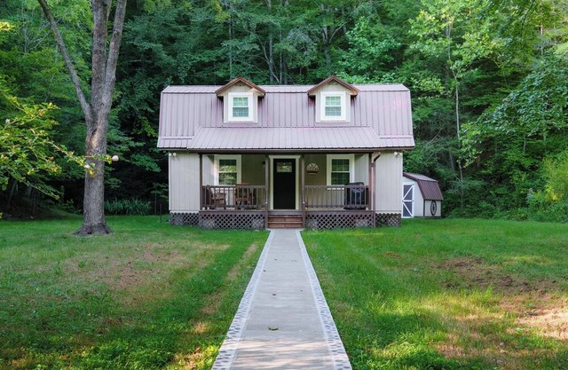 Riverstone Cabin and Retreat in West Liberty, KY