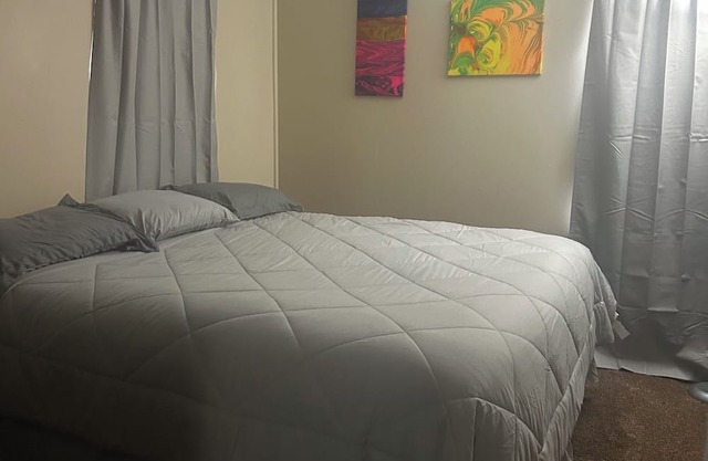 Charming 2-bedroom house in peaceful Pierre with AC