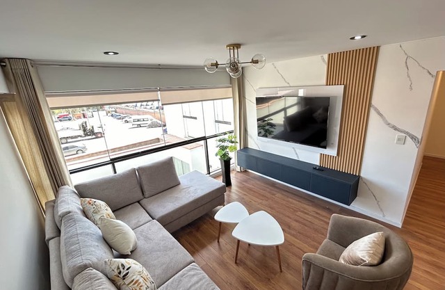 Elegant and Centrally Located Vallecito Apartment