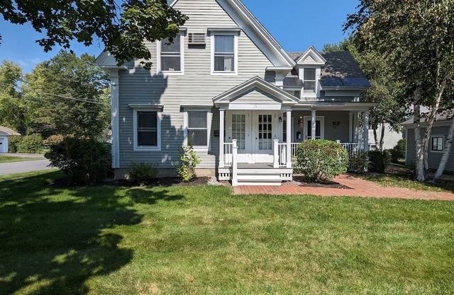 Perfectly Located 1 Bedroom, Freshly Remodeled