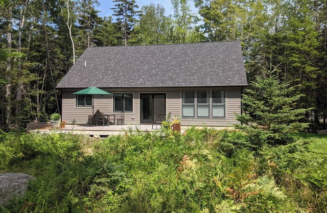 Delightful 1-bedroom house in Northeast Harbor near ACADIA national park.