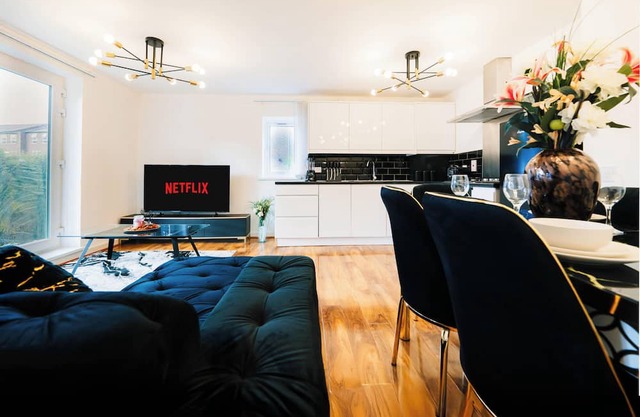 -15% LUX 2BDR Flat in Woolwich | 2 Stops to Canary Wharf/Excel In Free Parking