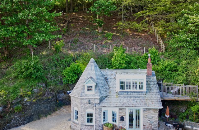 ROOKERY COTTAGE, pet friendly, character holiday cottage in Lynton
