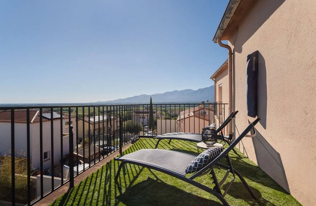 Apartment 'Mar I Munt' with Sea View, Wi-Fi and Air Conditioning
