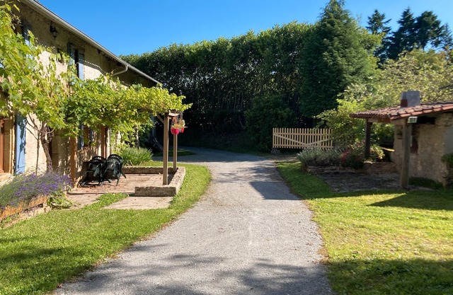 Country House 'Chez Bonneau' with Private Terrace and Shared Garden