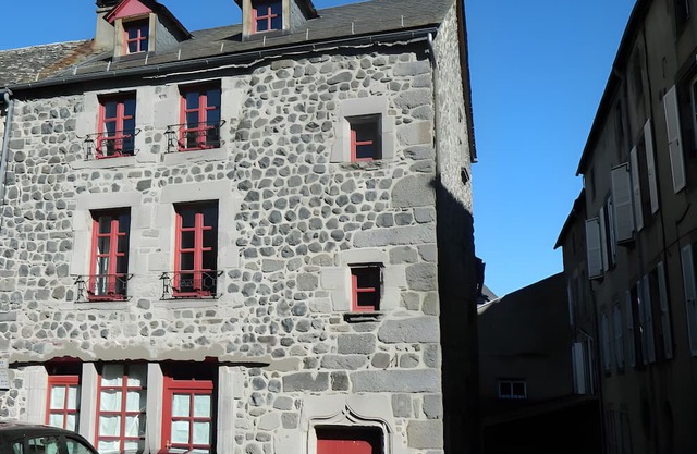 Holiday Home 'La Maison De Marie' with Private Terrace and Wi-Fi