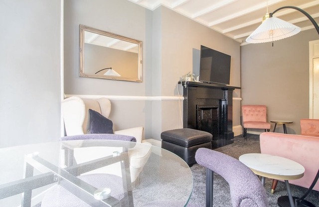 Pass the Keys | Cosy in Fabulous West End