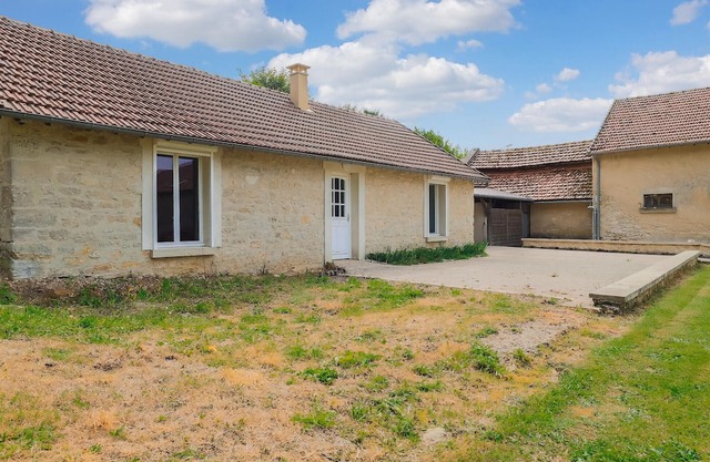 2 bedroom stunning home in Monthenault