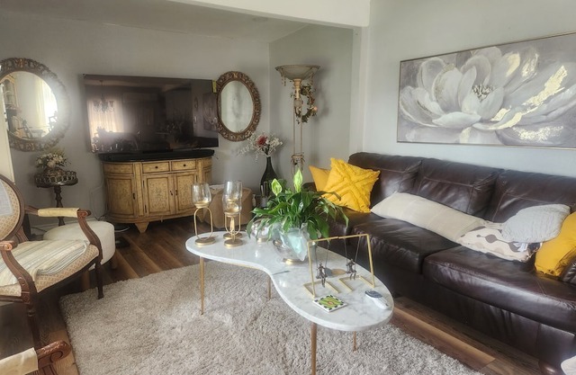 Perfect charming home with ac