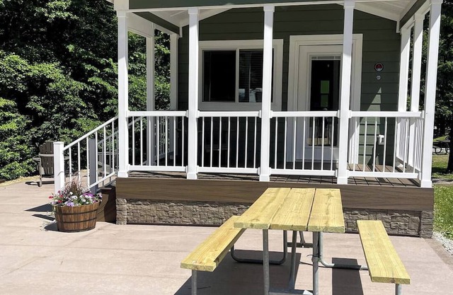 This house is a 2 bedroom(s), 1 bathrooms, located in London, KY.
