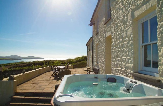 Upper Porthmawr - 5 Bedroom Cottage - Whitesands