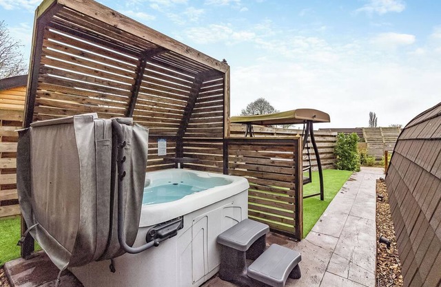 Luxury pod, perfect for two people seeking a romantic and relaxing break.