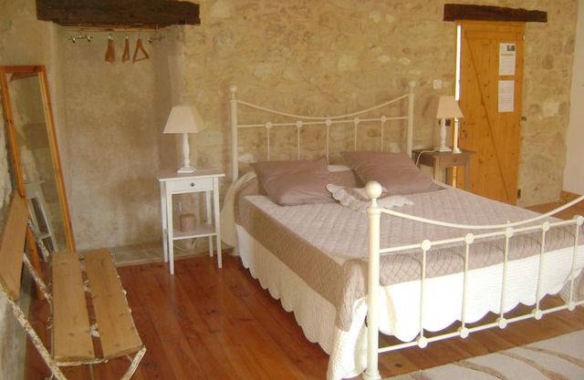 Quiet Tilleul guest house at "La Boriette" for nature lovers