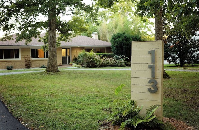 The Woods - Hot Tub - Dog-Friendly - Near Town & Trails -3 bedrooms - 2 baths