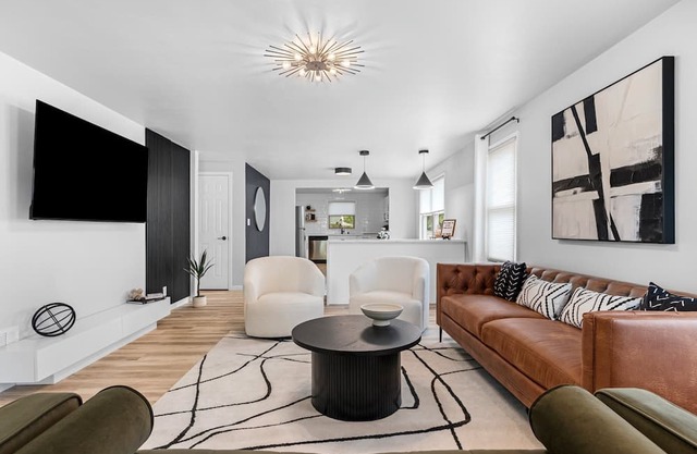 Gatsby Hideaway: Boutique stay less than a mile to Lambeau Field