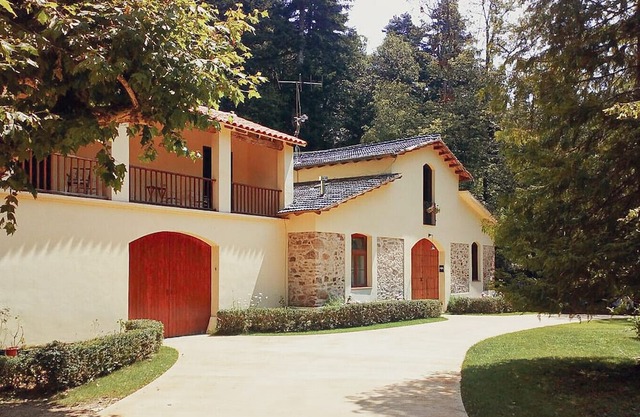 Holiday Cottage with Pool in Sant Hilari Sacalm – Masoveria del Castell de Villavecchia