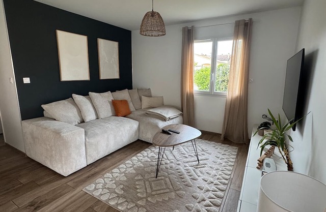 Holiday Home 'Maison Paisible' with Private Terrace, Private Garden and Wi-Fi
