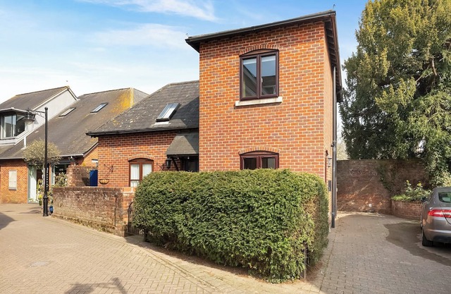 2 bedroom accommodation in Ringwood