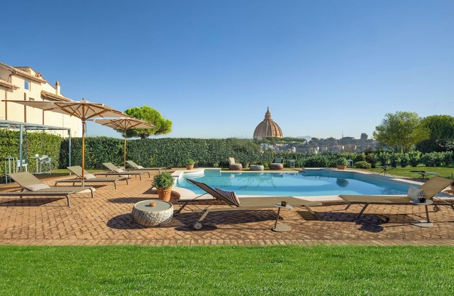 Tower of the Moon - Luxury Stay with St. Peter View