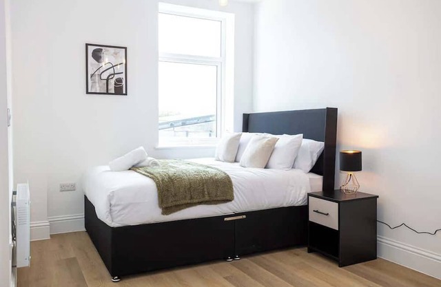 NEW! Stunning Flat, Ideal for Business, Sleeps 4!