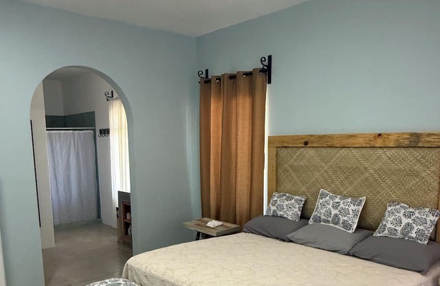 Charming 3-bedroom house with AC, WiFi in Pleasant La Ribera
