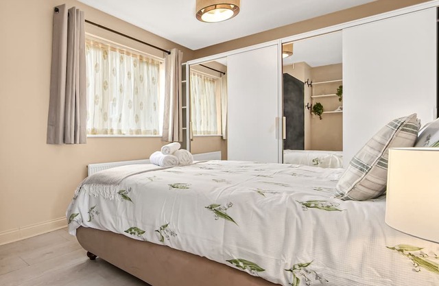 Exclusive 3 bedroom House near Manor House!