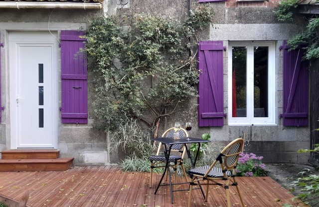Charming 1-bedroom bed & breakfast in lovely Val-d'Oire-et-Gartempe with WiFi