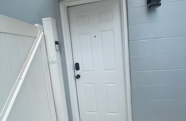 Charming studio with AC, WiFi in wonderful Tampa