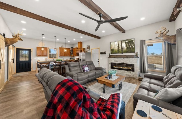 Hibernation Station - 6BR On the Trails!