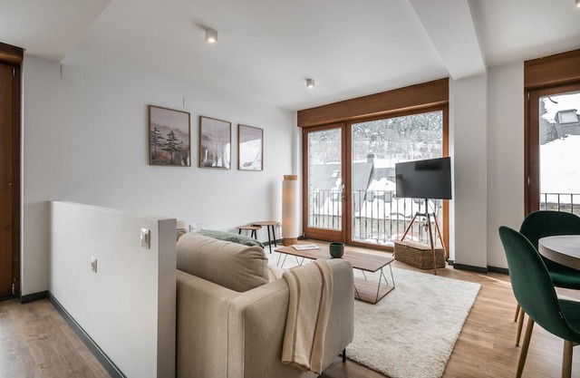 Casa Aiguamoix in Tredos,6 people 2 bedrooms, cosy challet