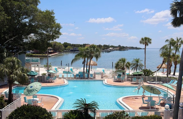 Coastal Retreat Near Pier Aquarium, Maximo Park, & Scenic Ambiance