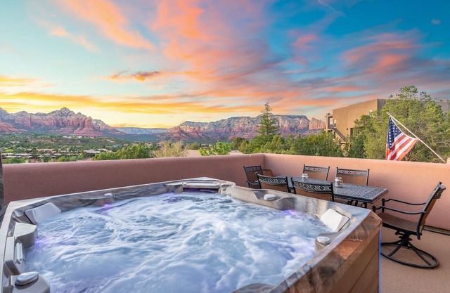NEW| Luxe Sycamore Canyon Retreat |Hot Tub|Firepit
