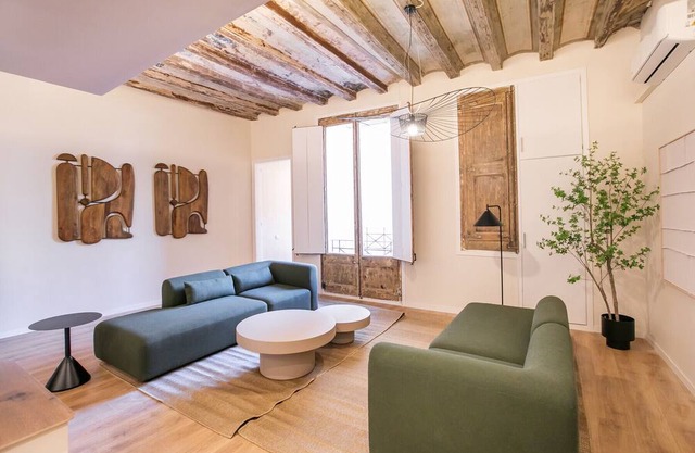 1ESC1056 - Fantastic apartment In Gotico