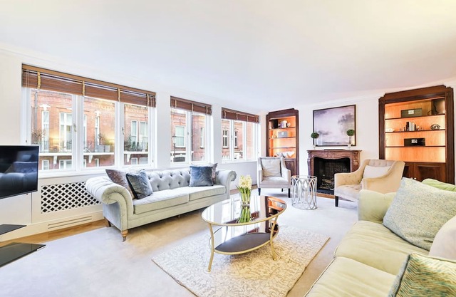 Exclusive Townhouse next to Harrods.