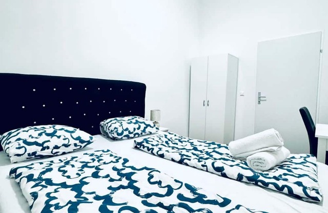 Affordable 5BR Apartment; Near Atzgersdorf Park