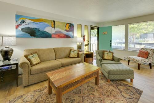 7 Mi to Olympic National Park Port Angeles Apt!