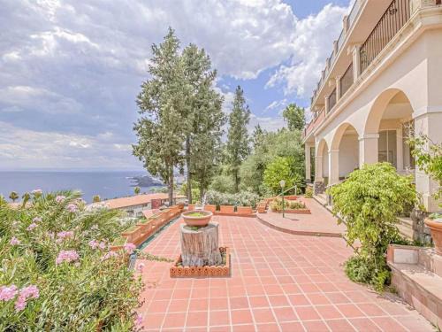 Beautiful House in Aci Castello