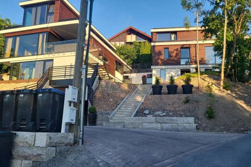 Exclusive Modern Villa with a great view !