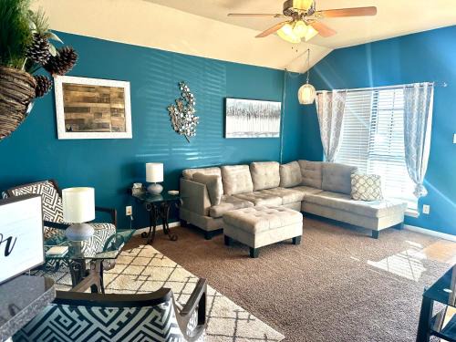Casa Nicholas , 3 bedroom/ 2 bath with large yard