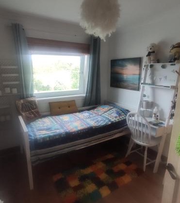 Single bedroom in quiet neighbourhood