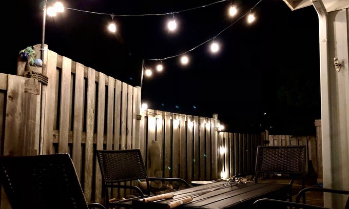 Four Sisters House | Coastal Getaway, 1 block from the beach Pet Friendly