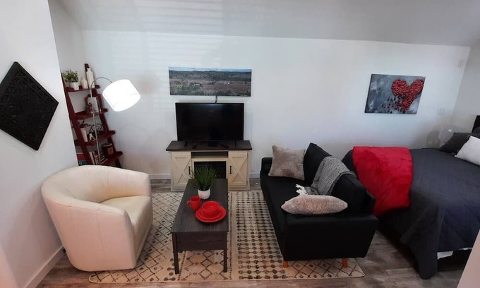 Grayland Cottage | "Cranberry Cottage" Studio by the Beach