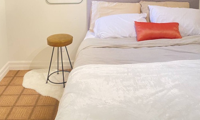 Fleetwood House | 2BR Modern Basement Suite in Surrey