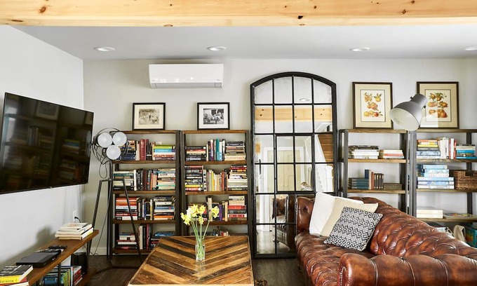 Callicoon House | House on Callicoon Upper Main Street - Cozy Friends & Family Getaway