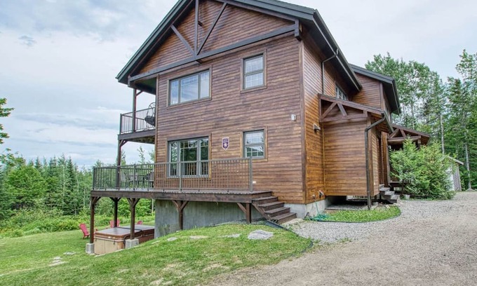Petite-Riviere-Saint-Francois Ski Chalet | Le Chinook Chalet - Confort et Spa