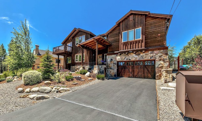 Mountain View Estates House | 1376MD.4 Bedroom Mountain Contemporary Home Views, Quiet & Peaceful Retreat