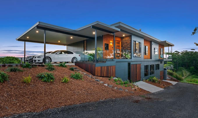 Booroobin Apartment | The Ridge at Maleny - The Executive Residence